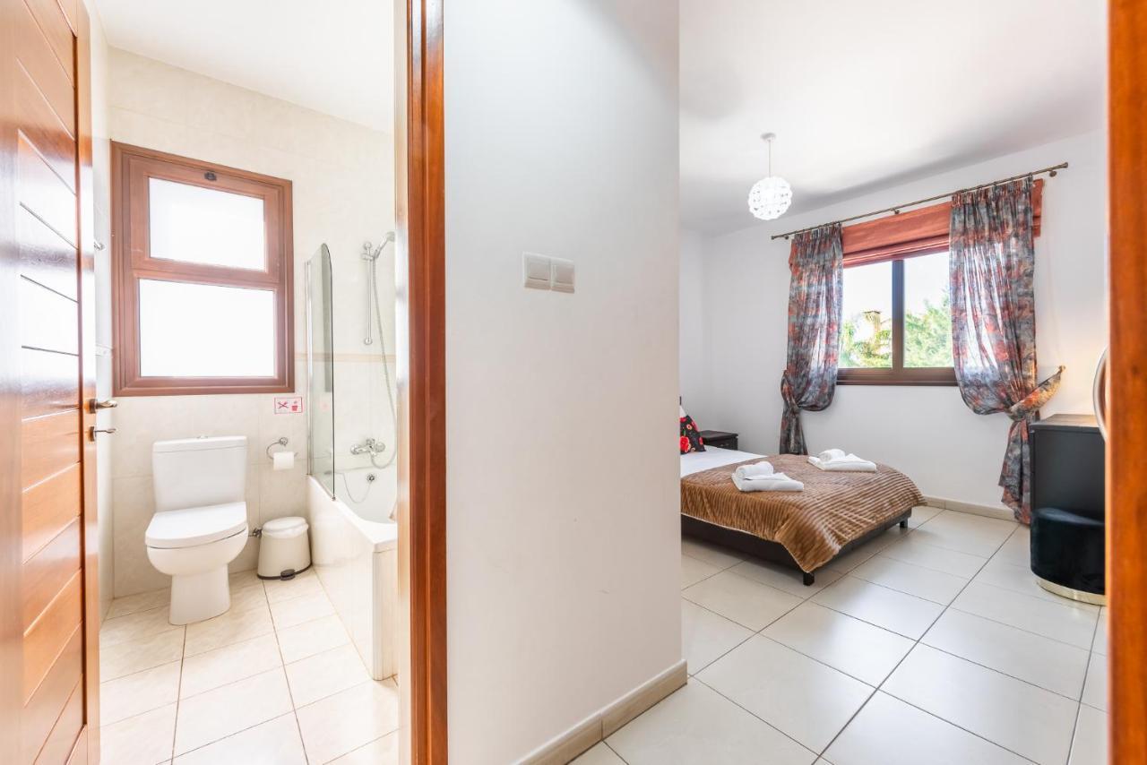 Sea Front Oceanus H2 By Ezoria Villas Ayia Napa Luaran gambar