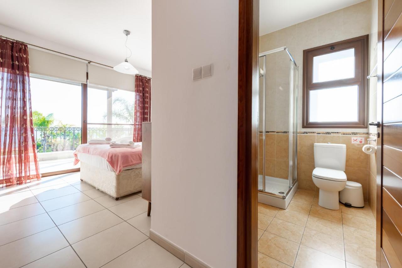 Sea Front Oceanus H2 By Ezoria Villas Ayia Napa Luaran gambar